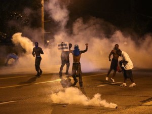 1407988709000-A01-Ferguson-protests-14s