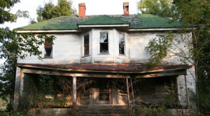 Killer Turns Abandoned Home Into Haunted House