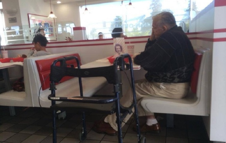 Photo Of Veteran Eating Alone Goes Viral