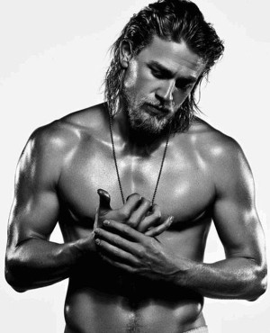 10 Of The Sexiest Charlie Hunnam Pictures Out There - DailyBuzzLive.com